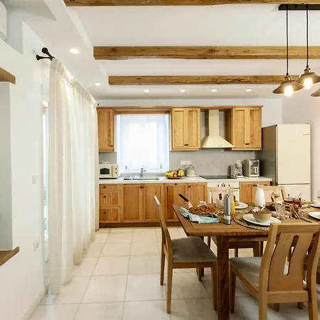 Velonis With Private Pool And Sea View Vila